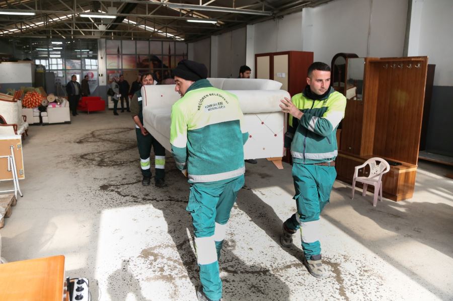 KEÇİÖREN BELEDİYESİNDEN 500’DEN FAZLA AİLEYE EV EŞYASI DESTEĞİ