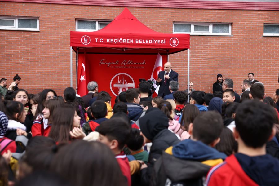 KEÇİÖREN BELEDİYESİNDEN KİTAP VE LABORATUVAR EKİPMANI DESTEĞİ