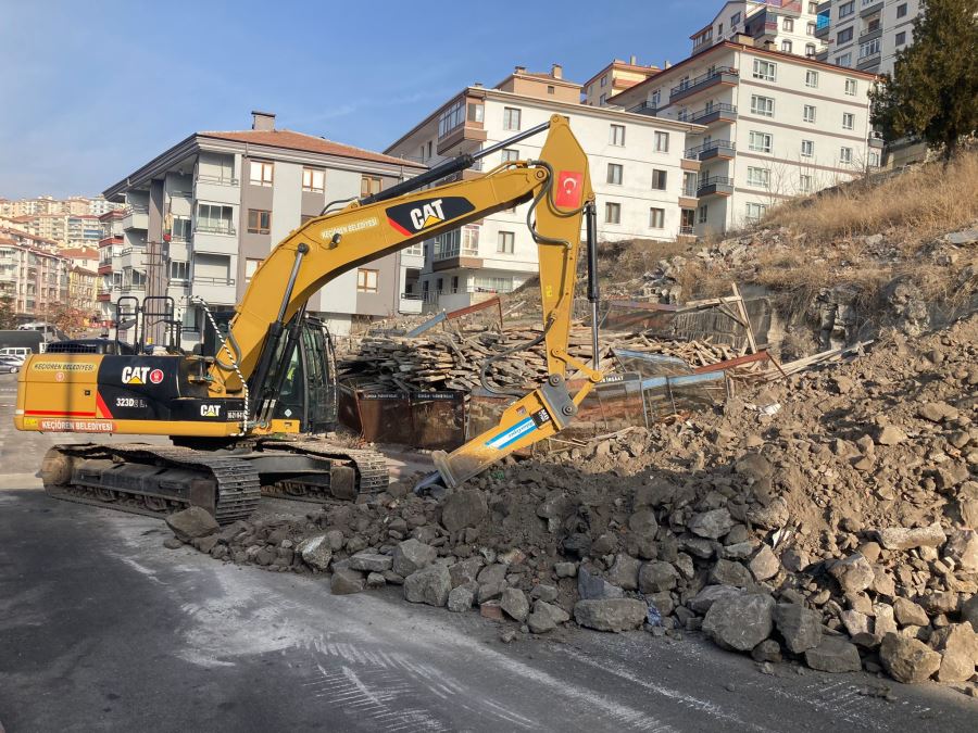 KEÇİÖREN'DE YENİ YOLLAR AÇILIYOR