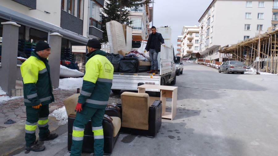 KEÇİÖRENLİLER KAPILARINI DEPREMZEDELERE AÇTI