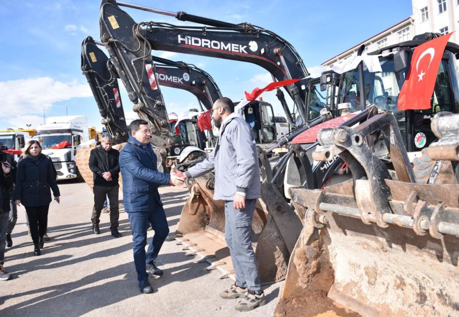 Kepez’in ekipleri deprem bölgesi için yolda