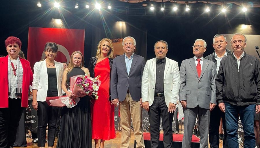 Kepez’in senfoni orkestrasından Cumhuriyetin 99. yılına özel konser