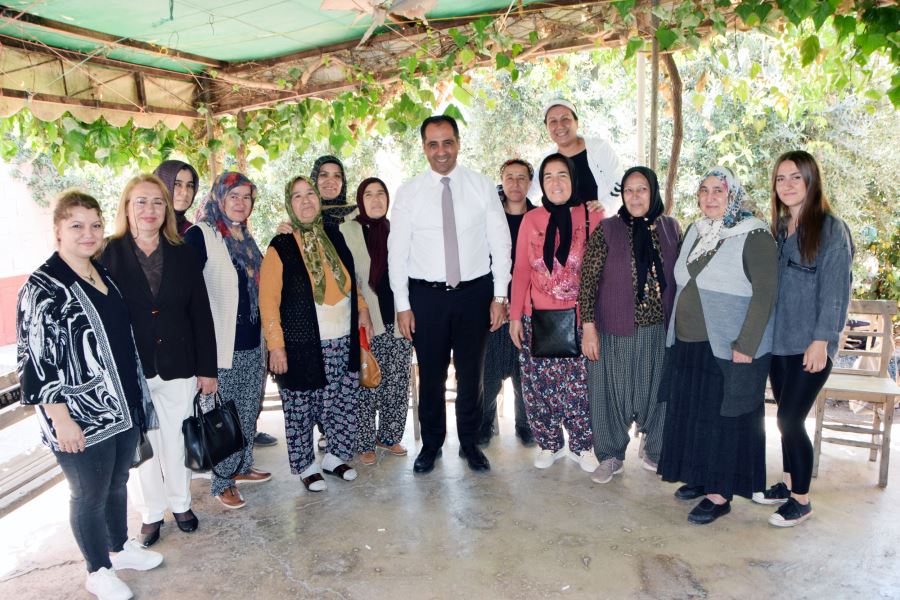 Kıratlı, çiftçiye sulama suyu müjdesiyle gitti