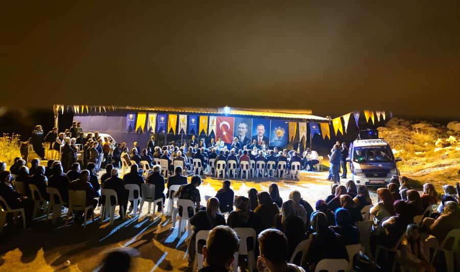 Kıratlı'nın sohbet toplantıları mitinge dönüştü