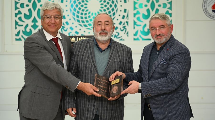 KİTAP KÜLTÜR GÜNLERİNE DESTEK VERENLERE TEŞEKKÜR PLAKETİ