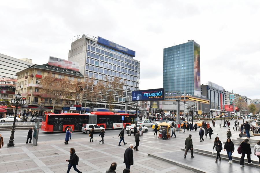 KIZILAY’IN ÇEHRESİ DEĞİŞİYOR: ATATÜRK BULVARI’NDA CEPHE İYİLEŞTİRME VE KENTSEL TASARIM PROJESİ BAŞLIYOR
