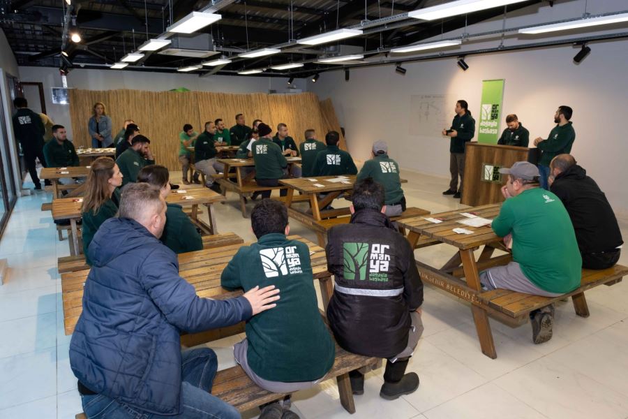 KO-MEK’ten Ormanya’da hayvan bakıcılığı eğitimi