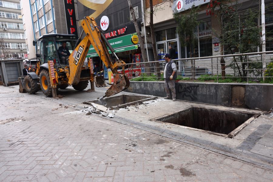 KONUR SOKAK'TAKİ YERALTI ÇÖP KONTEYNERLERİ YENİLENDİ