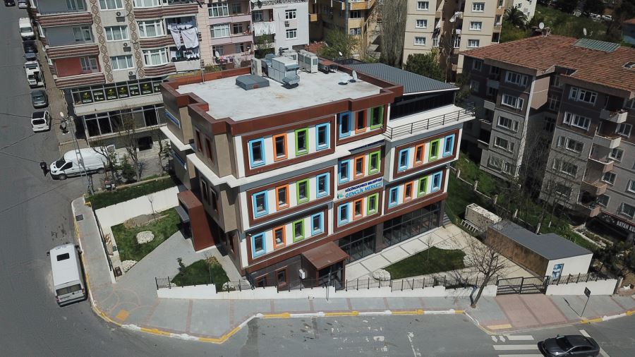 KÜÇÜKÇEKMECE’NİN EN GENÇ MEKÂNI ‘GENÇLİK MERKEZİ’ AÇILDI