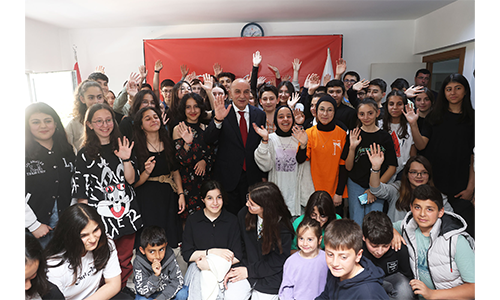 LGS ÖĞRENCİLERİYLE MOTİVASYON PASTASI KESİLDİ