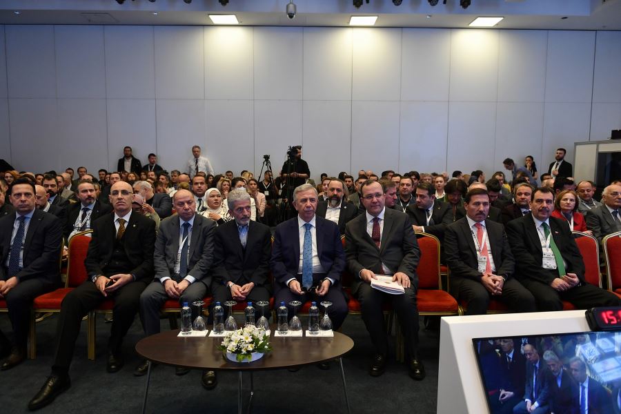 MANSUR YAVAŞ “3. ULUSLARARASI GAYRİMENKUL GELİŞTİRME VE YÖNETİMİ KONFERANSI”NA KATILDI