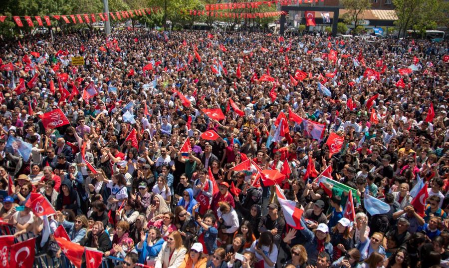 MANSUR YAVAŞ MANİSA’NIN İLÇELERİNİ GEZDİ