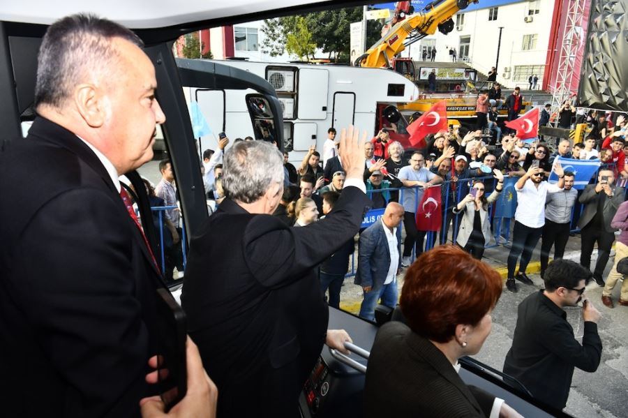 MANSUR YAVAŞ VE İYİ PARTİ GENEL BAŞKANI MERAL AKŞENER BU KEZ ANTALYALILARLA BULUŞTU