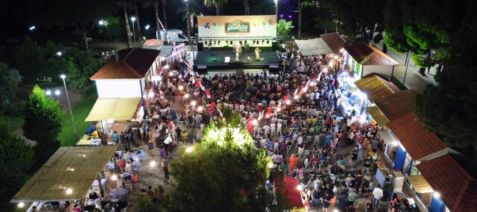 Mavi Beyaz Akdeniz Köyü’nde nostaljik eğlence - GÜNDEM - İnternetin Ajansı