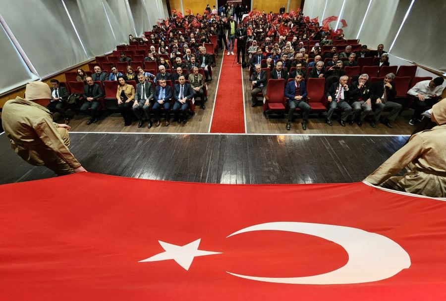 MEHMET AKİF ERSOY, İSTİKLAL MARŞI'NIN KABULÜNÜN 102. YILINDA GÖLCÜK'TE ANILDI