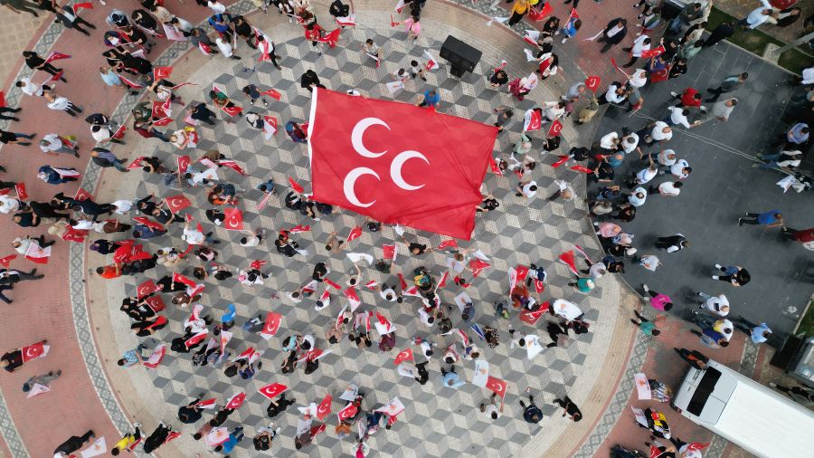 Menemen'de seçim kutlaması