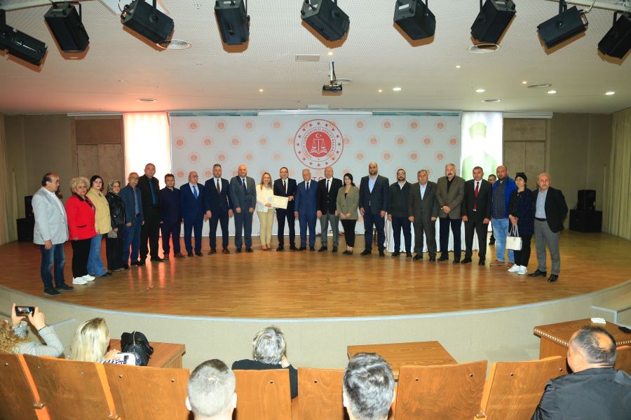 MHP SAMSUN MİLLETVEKİLİ SEÇİLEN PROF. DR. İLYAS TOPSAKAL MAZBATASINI ALDI