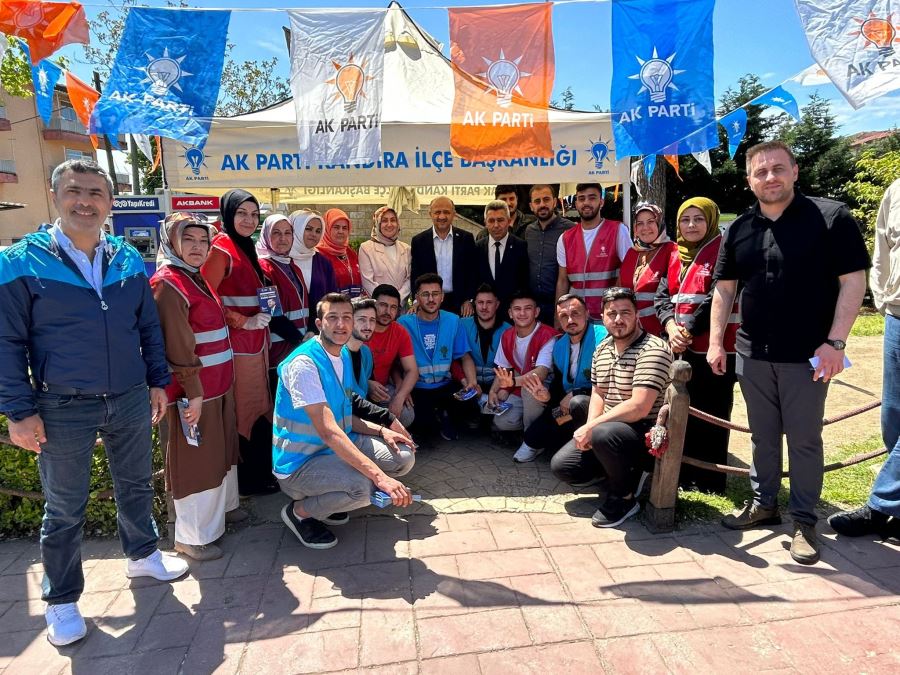 Milletvekili Işık, Kandıra'da vatandaşlarla kucaklaştı