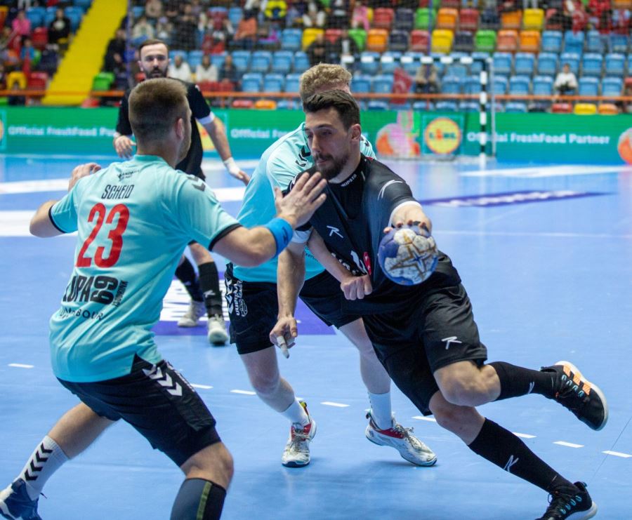 Milli oyuncu Yakup Yaşar Simsar, CSM Focsani'ye transfer oldu