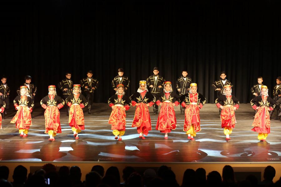 Minik dansçılar sahnede devleşti