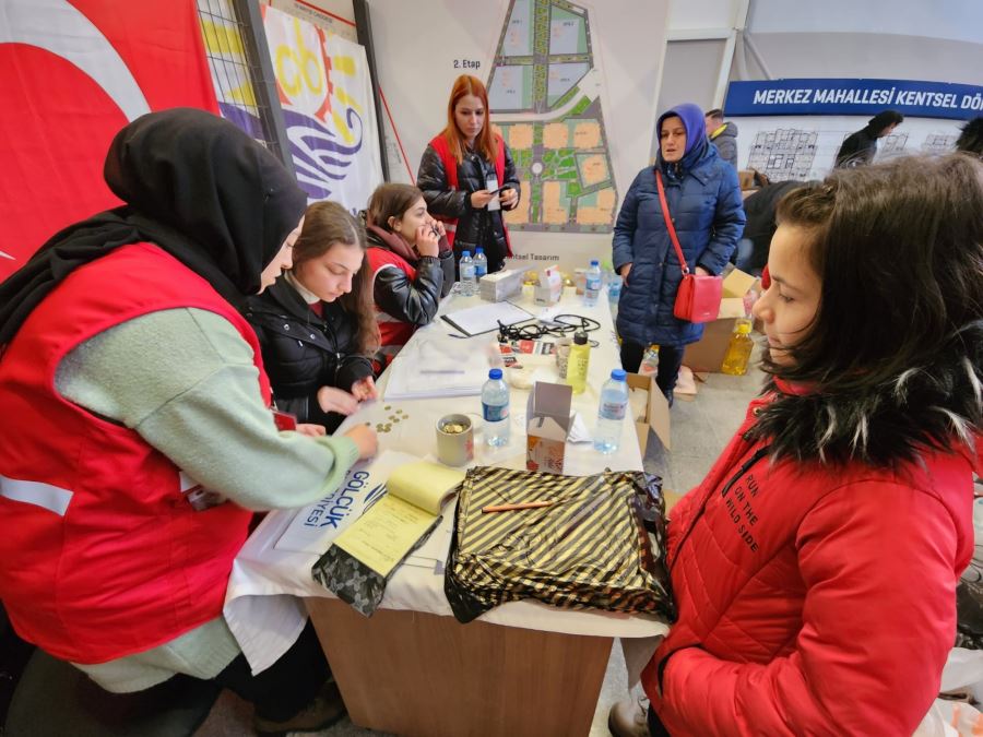 MİNİK HAYRUNNİSA’DAN DUYGULANDIRAN YARDIM