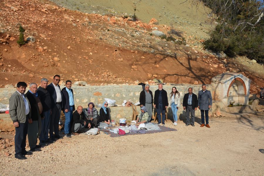 MUHTARLARDAN, NERGİS FESTİVALİ’Nİ DÜZENLEYEN BAŞKAN VAHAP SEÇER’E TEŞEKKÜR