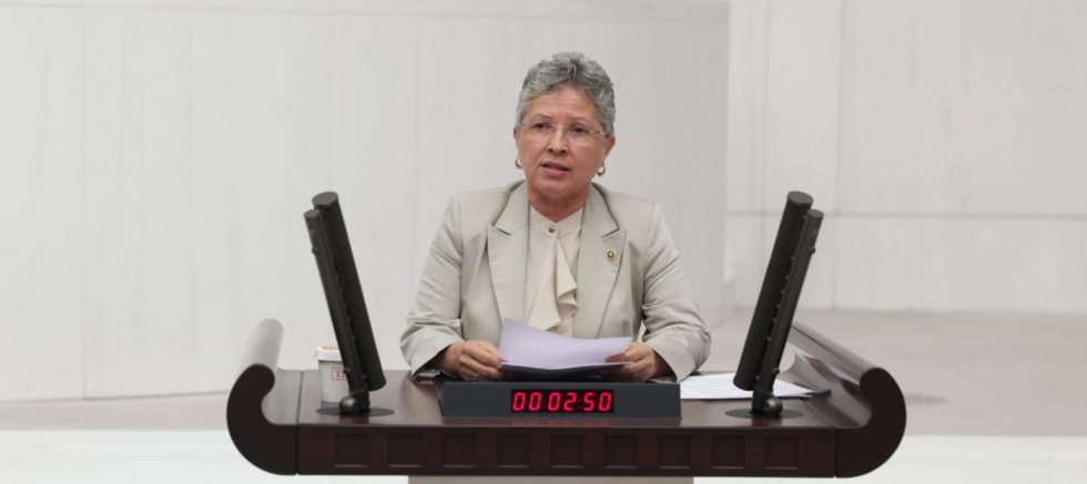NURTEN YONTAR: “İKTİDARIN AİLE POLİTİKALARI KADINLARI GÖRÜNMEZ BİR DUVARA ÇARPTIRIYOR” - GÜNDEM - İnternetin Ajansı