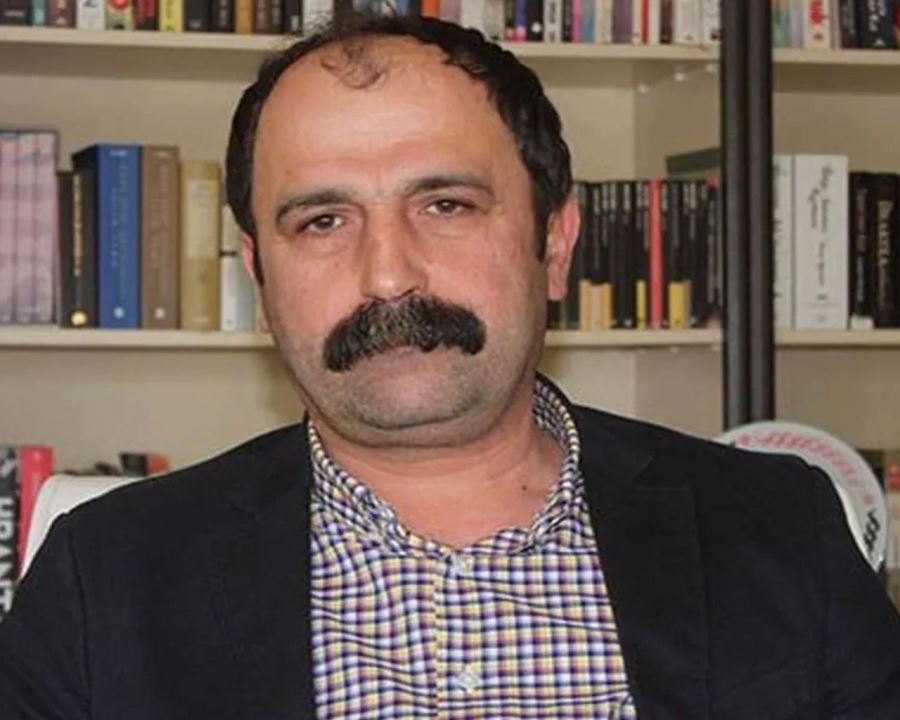 NUŞİREVAN ELÇİ'DEN AÇIKLAMA: BAYRAĞIMIZDAN RAHATSIZ OLSAM CHP'DE OLMAZDIM!