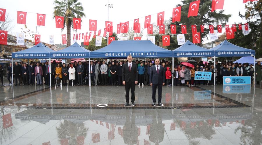 ÖĞRETMENLER GÜNÜ GÖLCÜK’TE TÖRENLE KUTLANDI