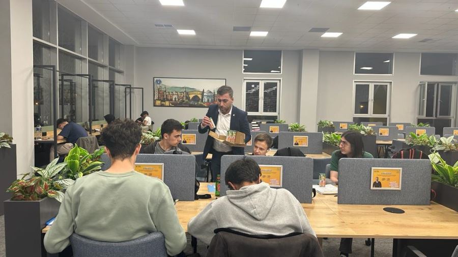 Orhangazi Belediyesi Ekipleri Sınava Hazırlanan Gençlerle Birlikte Ter Dökmeye Devam Ediyor