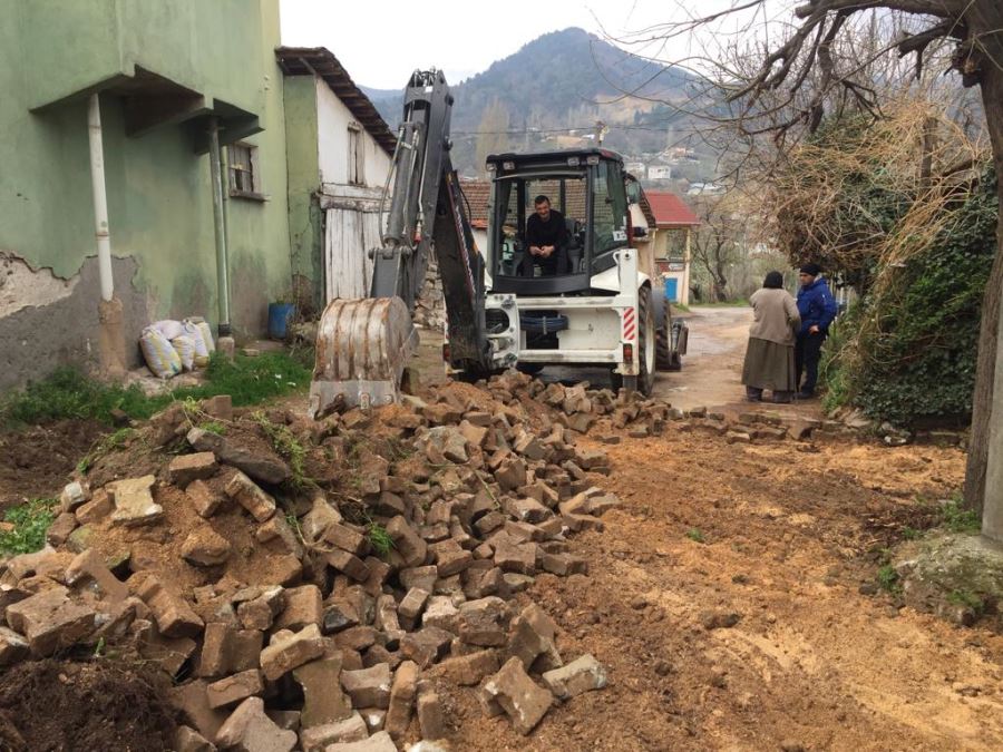 Orhangazi Belediyesi Parke ve Asfalt Çalışmalarını Sürdürüyor