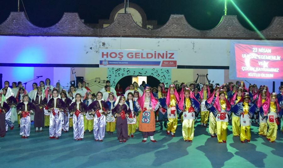 Orhangazi de Folklor Şöleninin Yedincisi Düzenlendi