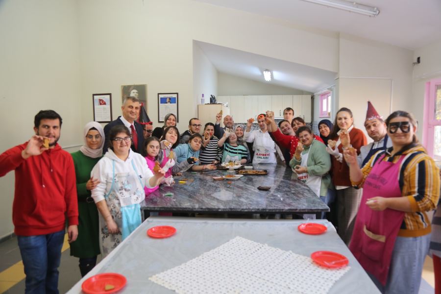 ÖZEL BİREYLERİN PASTA YAPMA HEYECANI