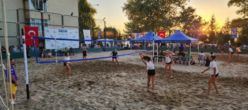 PLAJ VOLEYBOLU TURNUVASI ÇEKİŞMELİ MÜSABAKALAR İLE TAMAMLANDI - SPOR - İnternetin Ajansı