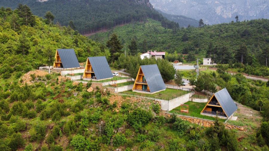 Pozantı Belediyesi Atölye Ekibinden Yeni Seyir Tahtı