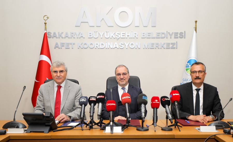 Protokol imzalandı Büyükşehir’den çiftçilere sera üst örtüsü desteği
