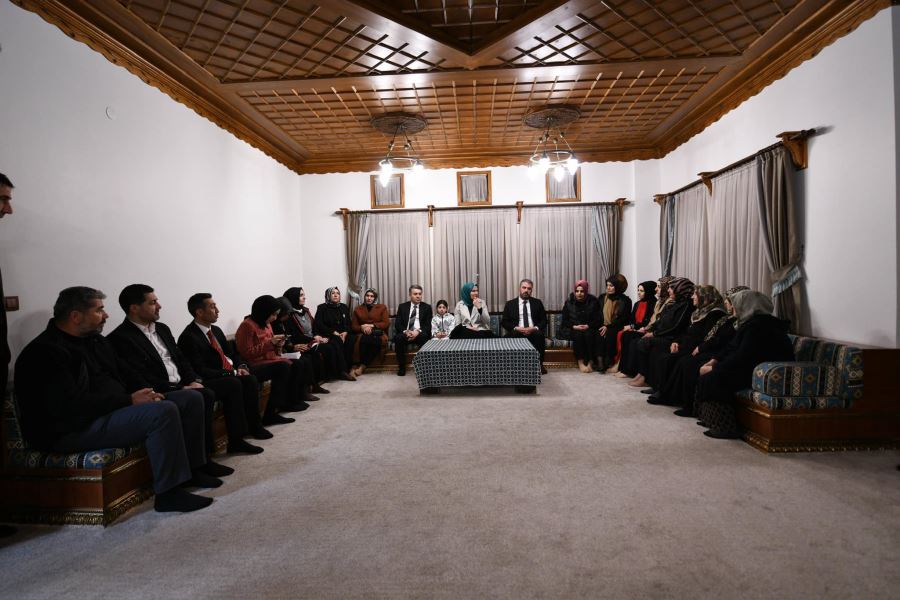 Pursaklar Altınova Mahalle Konağında Sıcak Sohbet