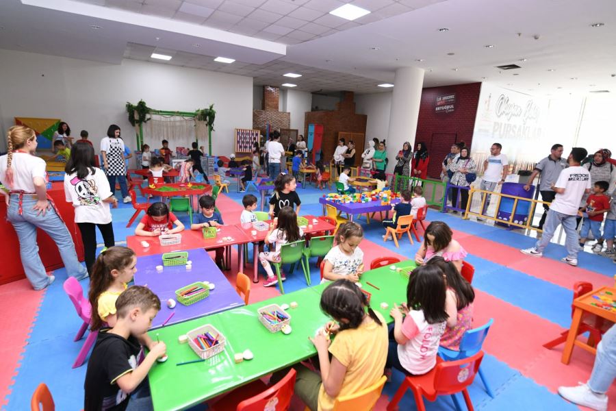 Pursaklar'da Çocuklar Yaz Tatilinin Tadını Doyasıya Çıkarıyor