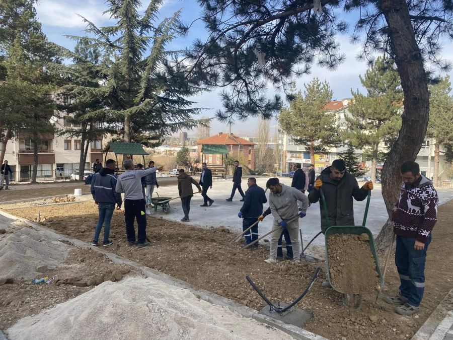 Pursaklar'da Eski Parklar Sıfırdan Yenileniyor