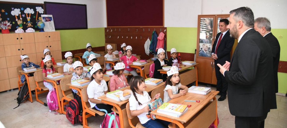 Pursaklar’da İlk Ders Zili Hediyelerle Çaldı - GÜNDEM - İnternetin Ajansı