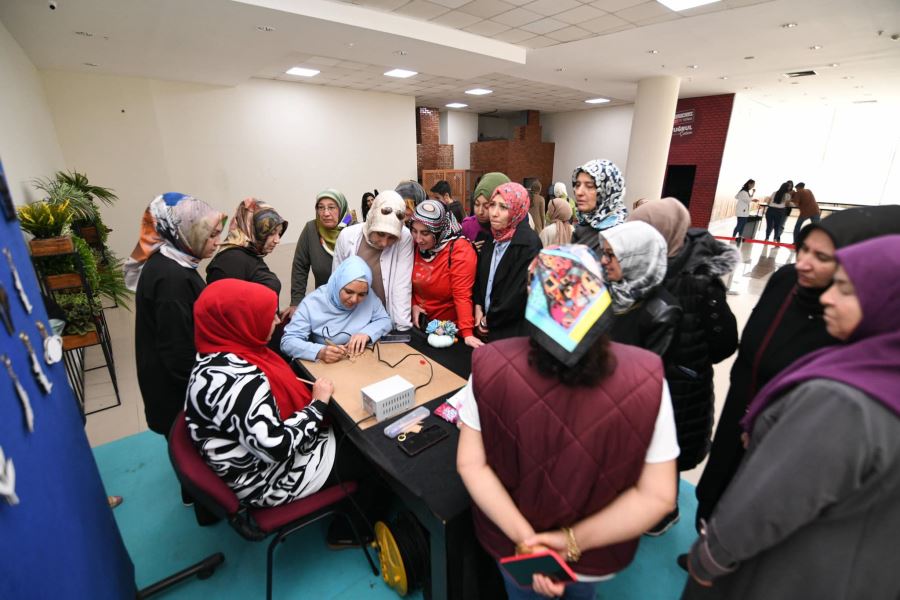Pursaklar'da Kadınların El Emeği Sergisi