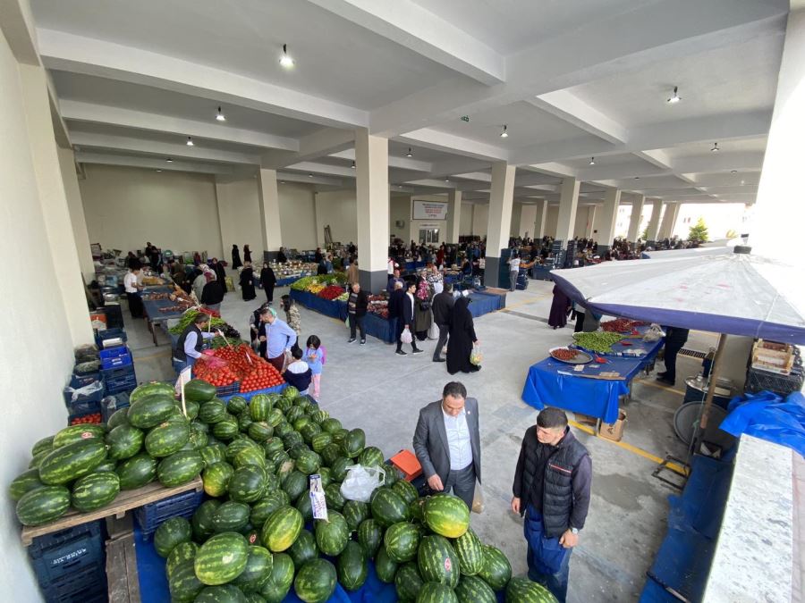 Pursaklar’da Karaca Pazar Alanı Yenilenen Yüzü ile Hizmette