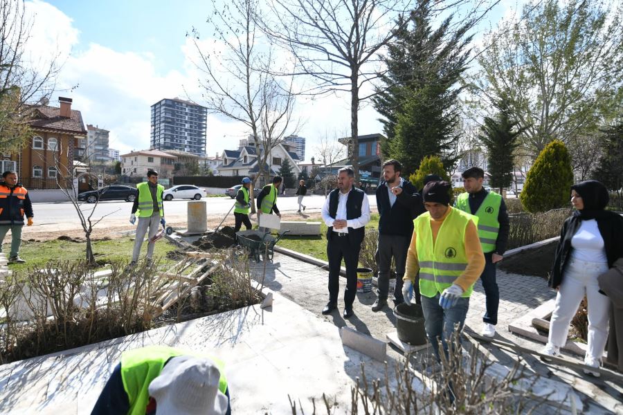 Pursaklar’da Parklar Baştan Sona Yenileniyor