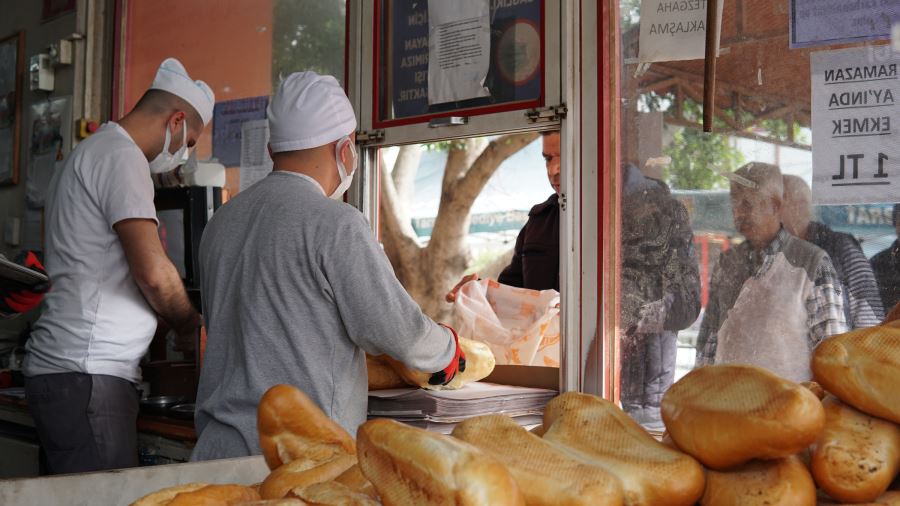 RAMAZAN'IN EN UCUZ EKMEĞİ TARSUS’TA