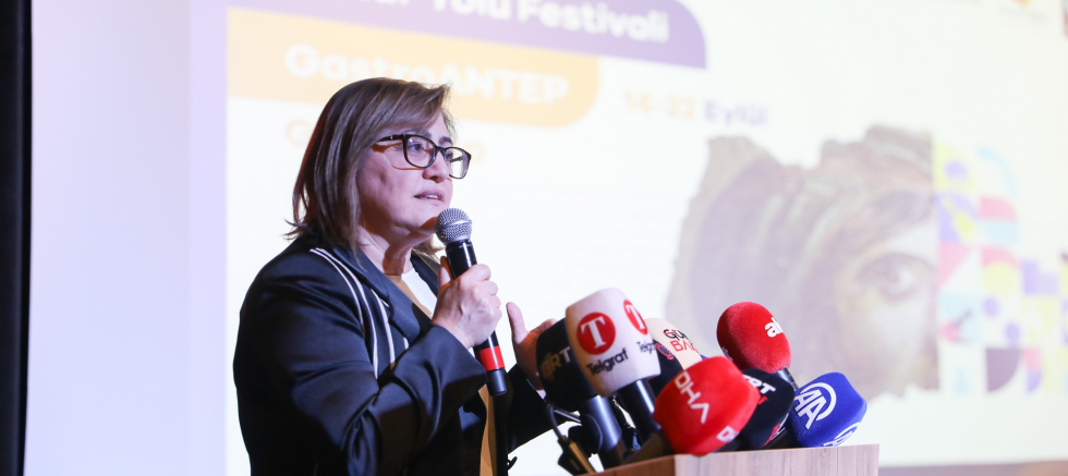 ŞAHİN: ROMA İLE NAPOLİ İLE YARIŞAN GAZİANTEP’İN DÜNYAYA SÖYLEYECEĞİ BAŞKA BİR SÖZÜ VAR - TÜRKİYE - İnternetin Ajansı