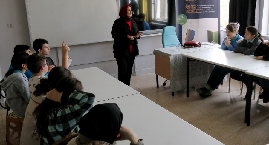 Sakaryalı yazarlar öğrencilerle buluştu