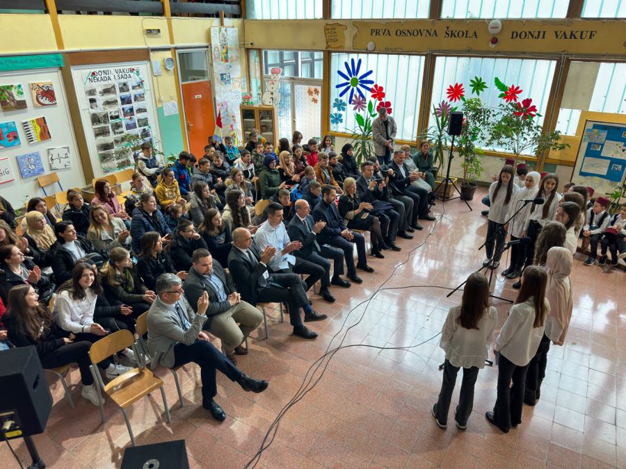 SELÇUKLU BELEDİYESİ DONJİ VAKUF’TA TÜRKÇE SINIFI AÇTI