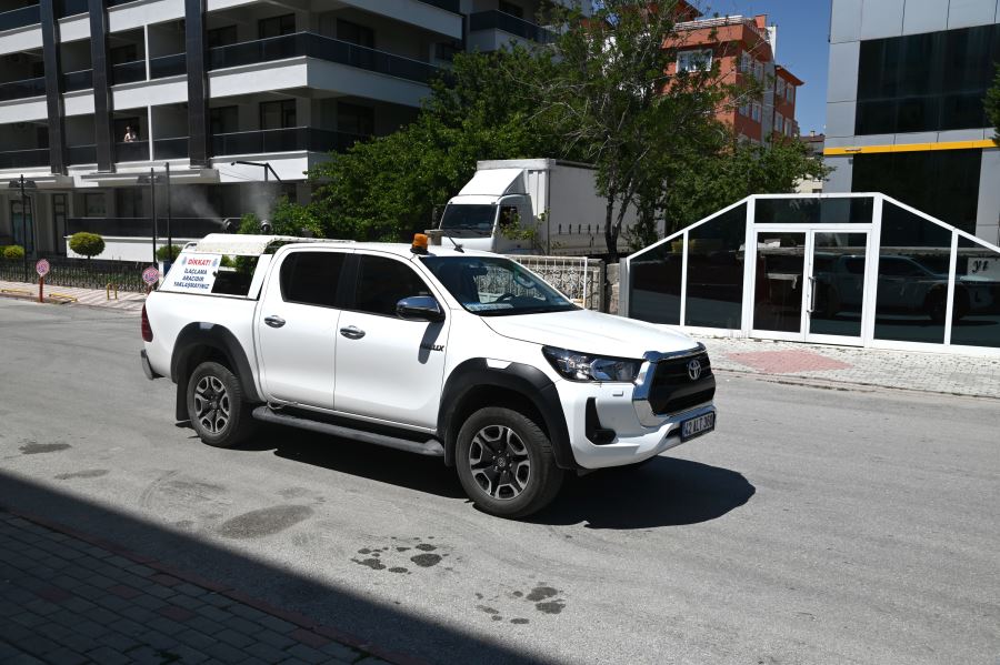 SELÇUKLU’DA İLAÇLAMA ÇALIŞMALARI SÜRÜYOR
