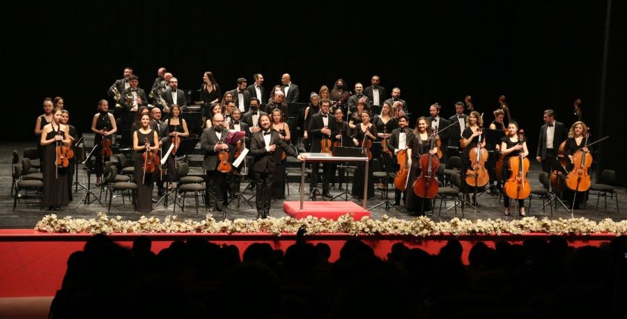 SENFONİ ORKESTRASINDAN GÖRKEMLİ KONSER