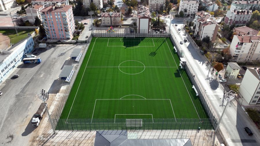 SENTETİK SUNİ ÇİM SAHA YENİLENEN YÜZÜYLE HİZMET VERECEK
